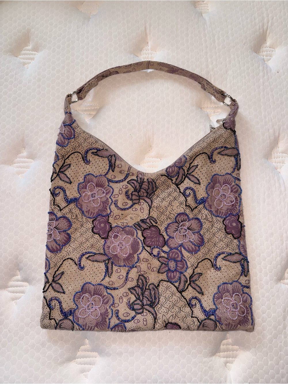 87. Embroidered Floral Shoulder Bag in Lavender and Beige - Picture 3 of 9